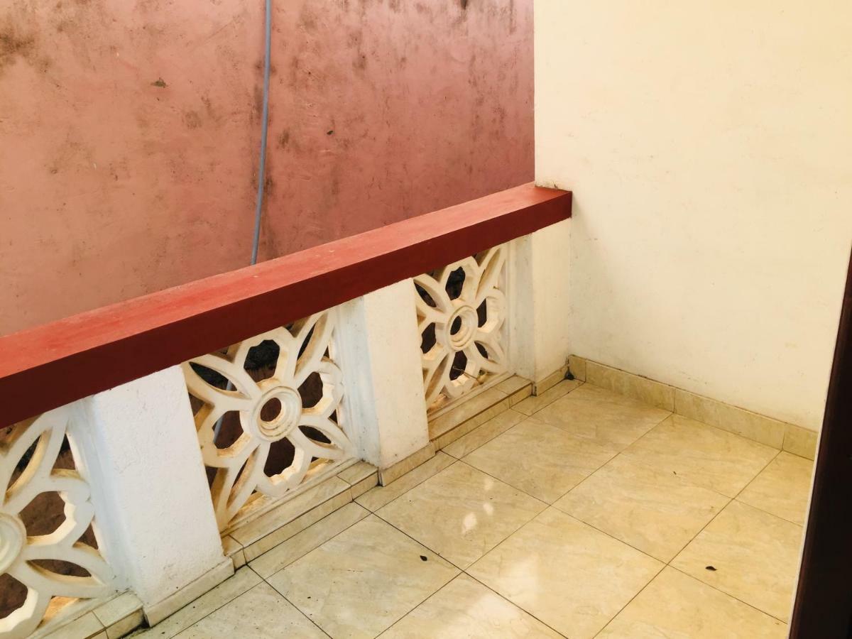 White House Apartment Negombo Exterior photo